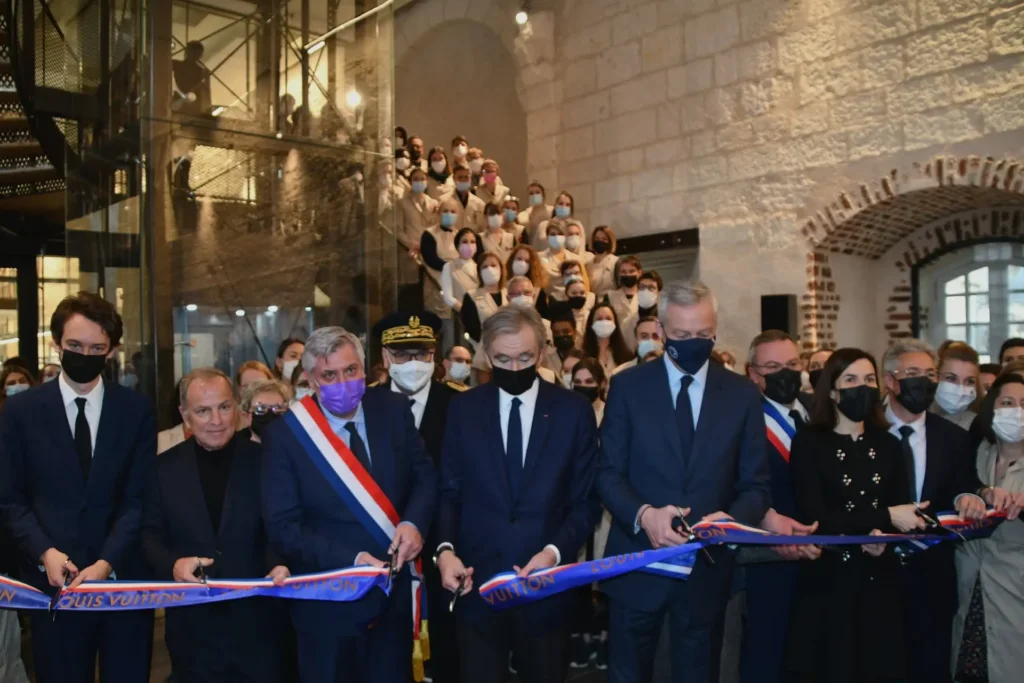 Inauguration ateliers vuitton vendome coupe ruban